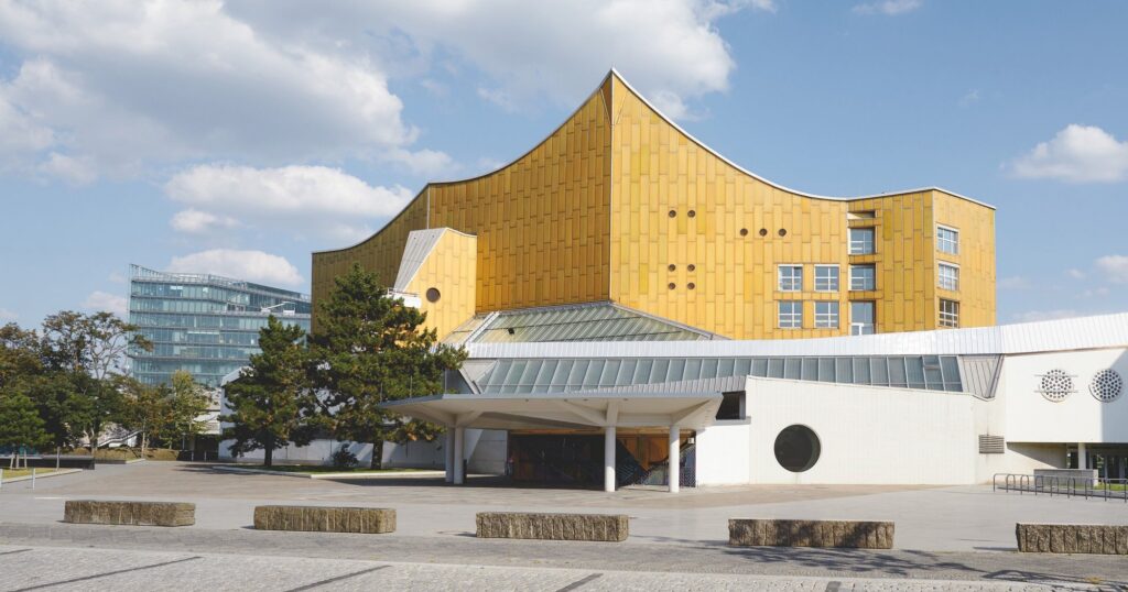 csm Philharmonie Haupteingang aussen c Heribert Schindler 2019 a12087e7cf